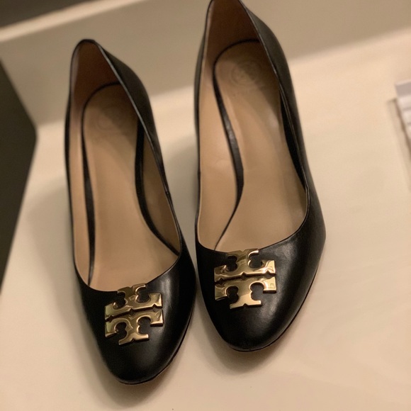 Tory Burch Chelsea Wedge - Picture 4 of 5